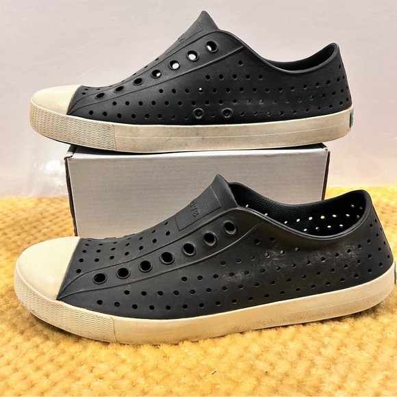 Native slip-on shoes men’s size 11 - Picture 4 of 9